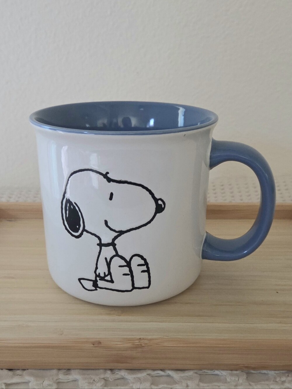 Peaanuts Snoopy Sitting Woodstock Inside White Blue Large Ceramic Mug 21oz